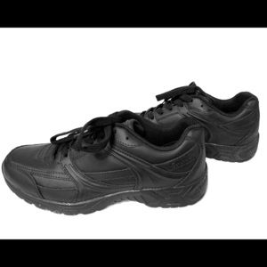 Slip-Resistant Women’s Genuine Grip Sneakers 9.5